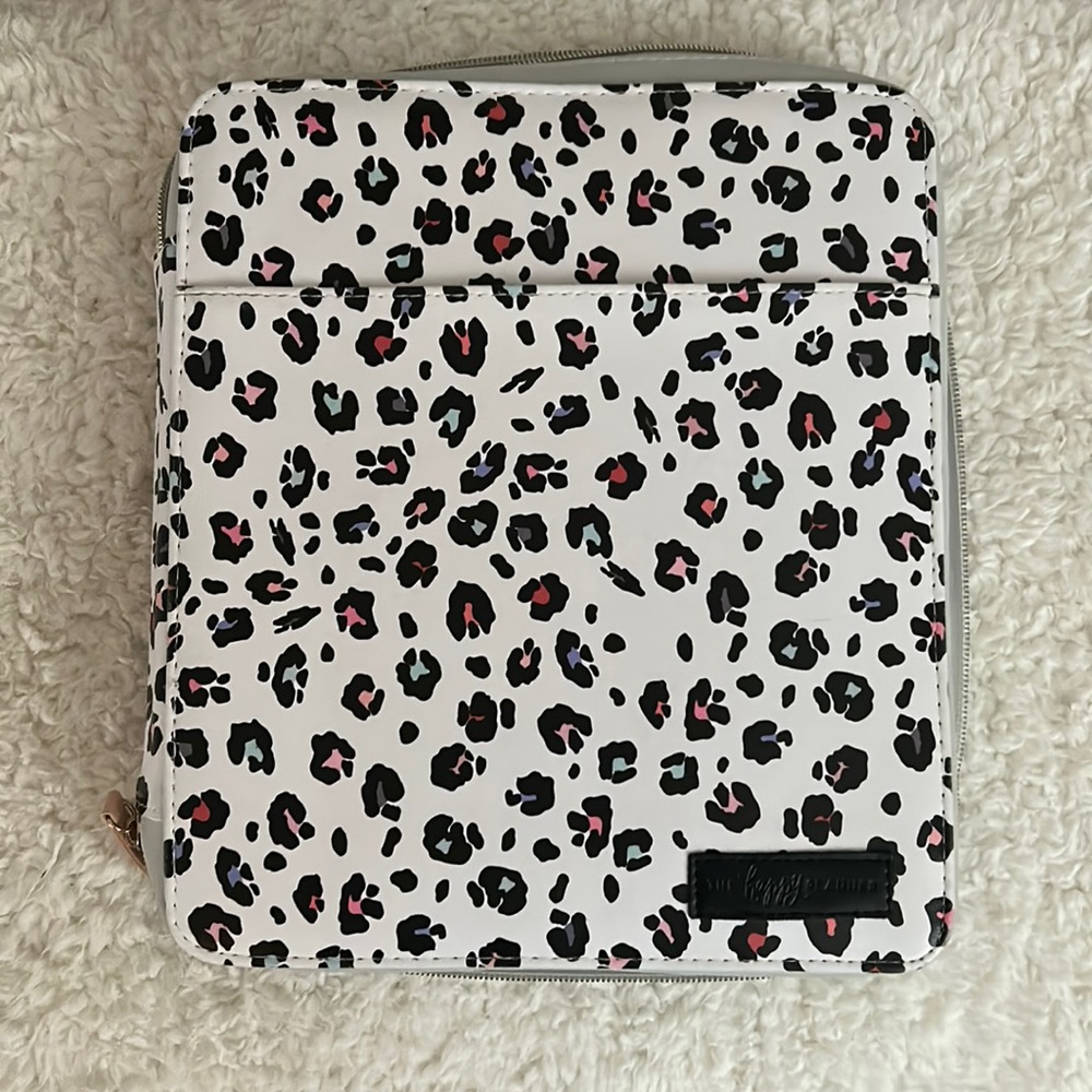 The Happy Planner 360 Zip Around.